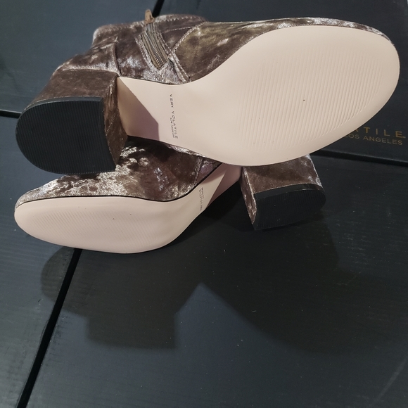 Very Volatile Eclipses Taupe Brand New in Box Rare - Picture 2 of 5